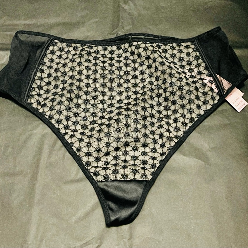 NWT/ Gorgeous High-Waist String Thong/ Black / Sheer with Flowers